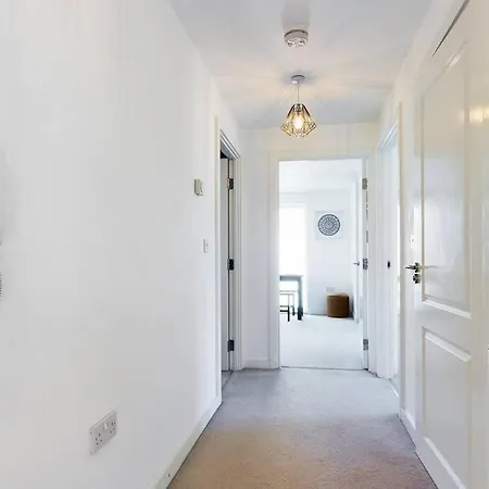 Chic City Centre Apartment With Allocated Parking Swansea Exterior photo