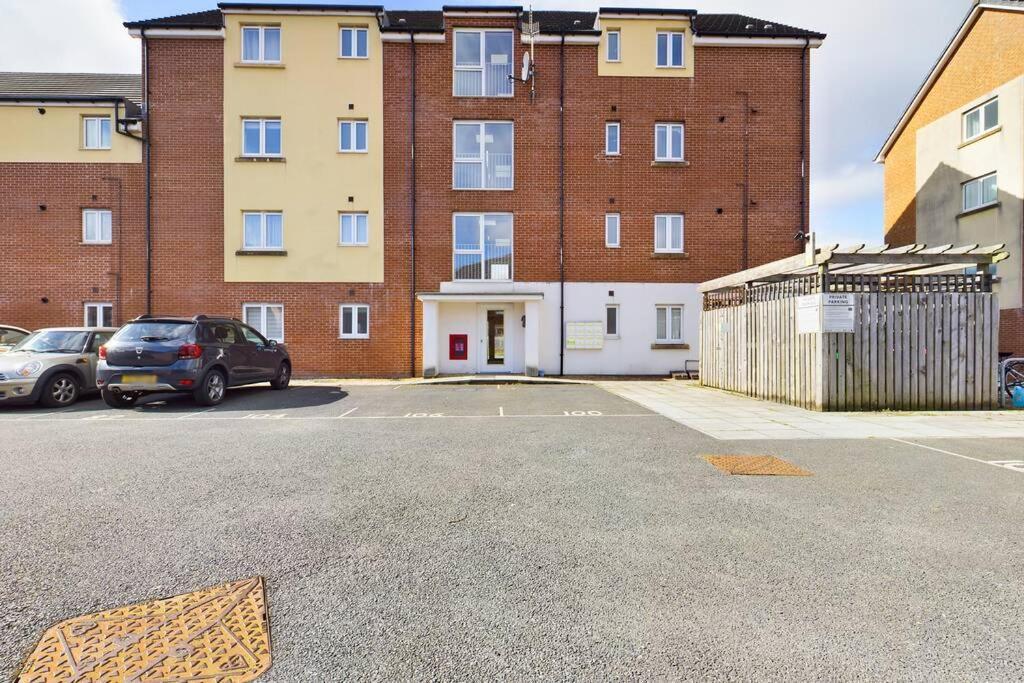 Chic Centre With Allocated Parking Apartment Swansea