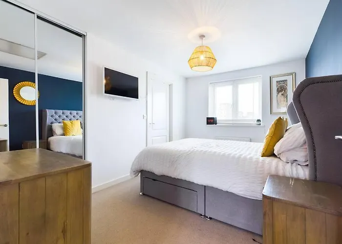 Chic City Centre Apartment With Allocated Parking