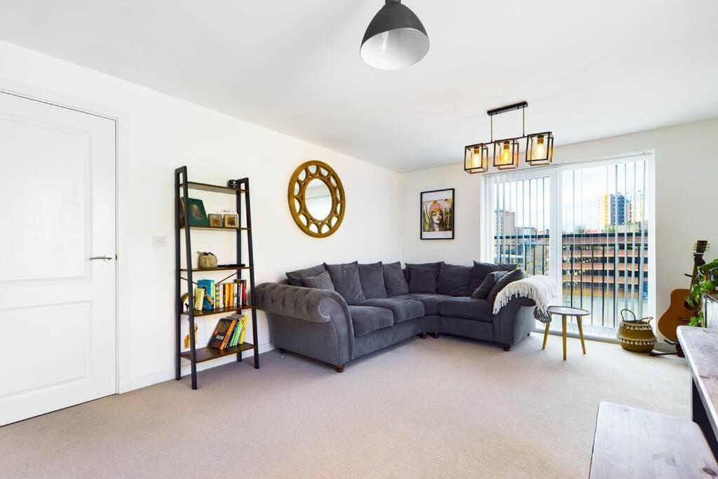 Chic Centre With Allocated Parking Apartamento Swansea